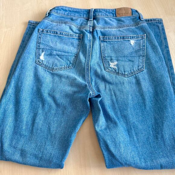 American Eagle Distressed Mom Jeans - Picture 4 of 7